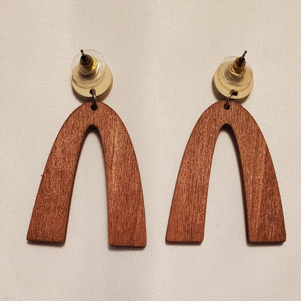 New Bohemian Laser Cut White And Brown Wooden Arch Pierced Post Dangle Earrings